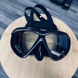Scuba diving mask with prescription lenses